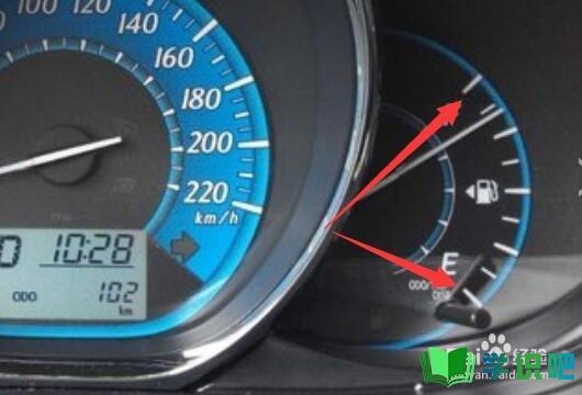致炫怎么看油表确定汽车是否需要加油？