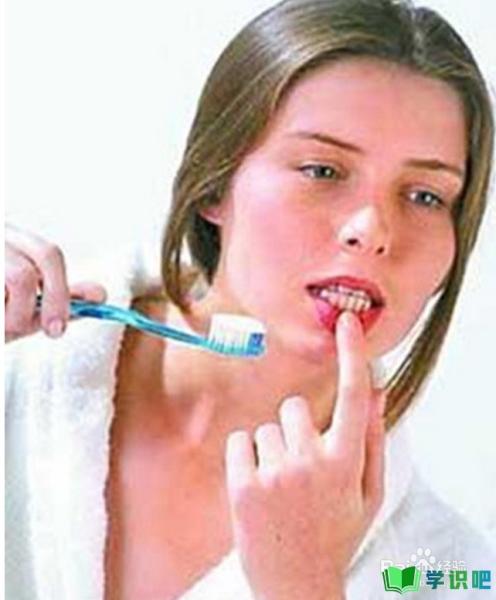 每天刷牙牙齿都会出血是怎么回事？ 第4张