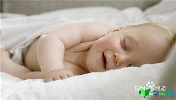 宝宝睡觉时突然抖动怎么回事？