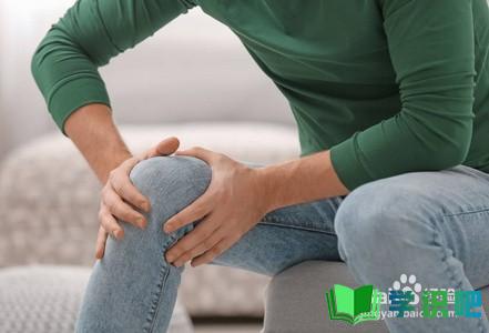 膝盖积液是什么原因造成的怎么治疗？