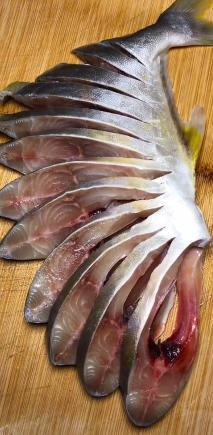 怎么做好吃的清蒸鲳鱼？ 第1张